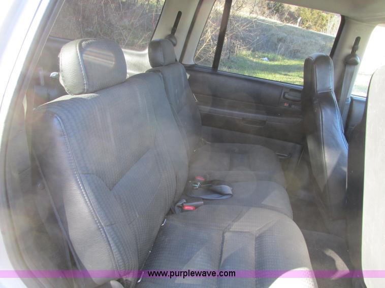 image for item F4125 2003 Dodge Durango SUV