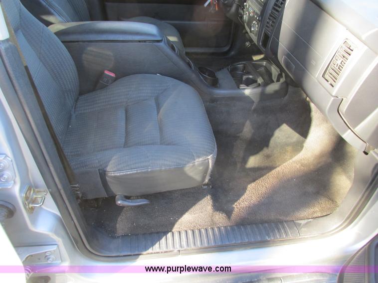 image for item F4125 2003 Dodge Durango SUV