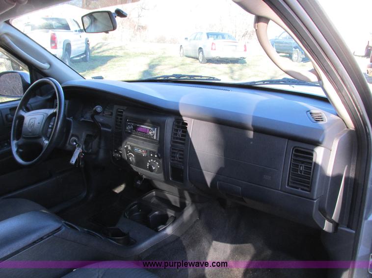image for item F4125 2003 Dodge Durango SUV