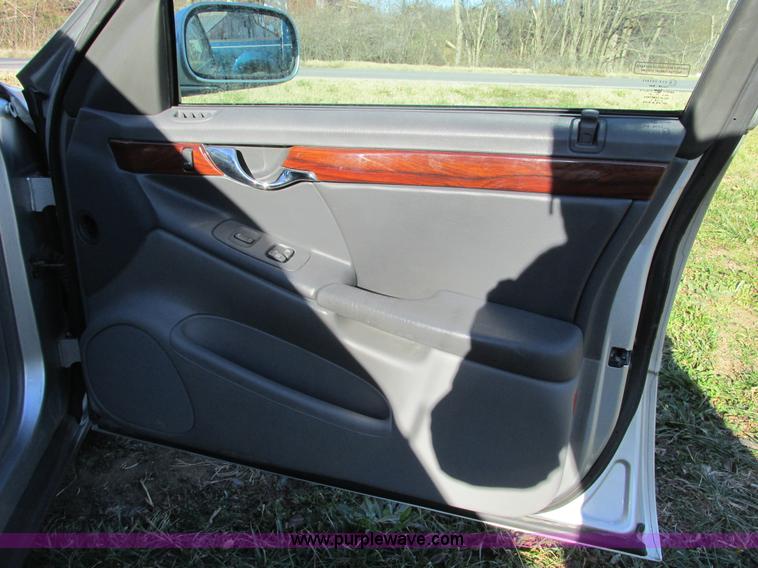 image for item F4128 2003 Cadillac DeVille