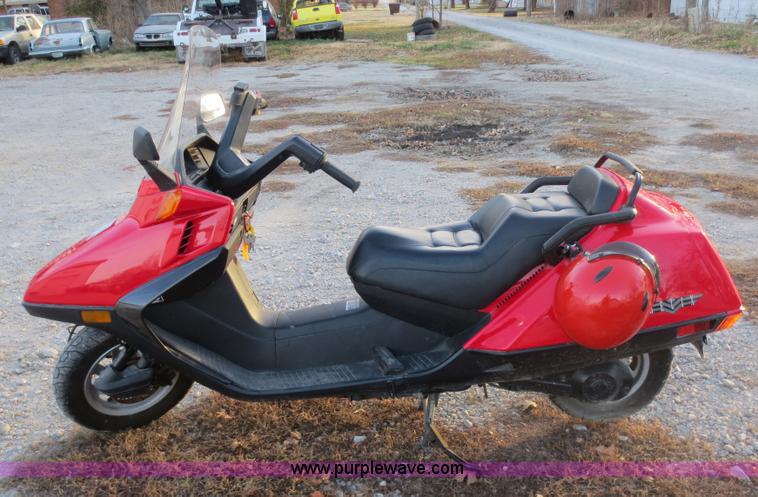 image for item F6551 2006 Honda CN2506 Helix scooter