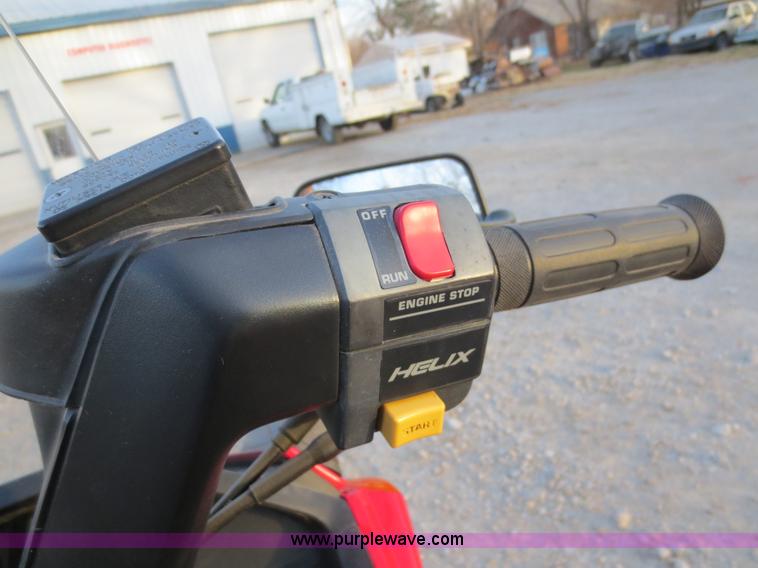 image for item F6551 2006 Honda CN2506 Helix scooter