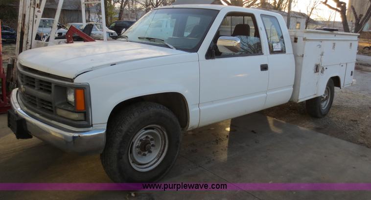 image for item F6552 1994 Chevrolet 2500 utility bed truck