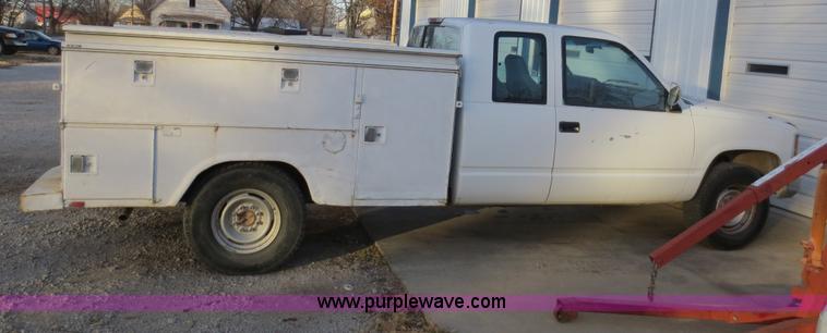 image for item F6552 1994 Chevrolet 2500 utility bed truck