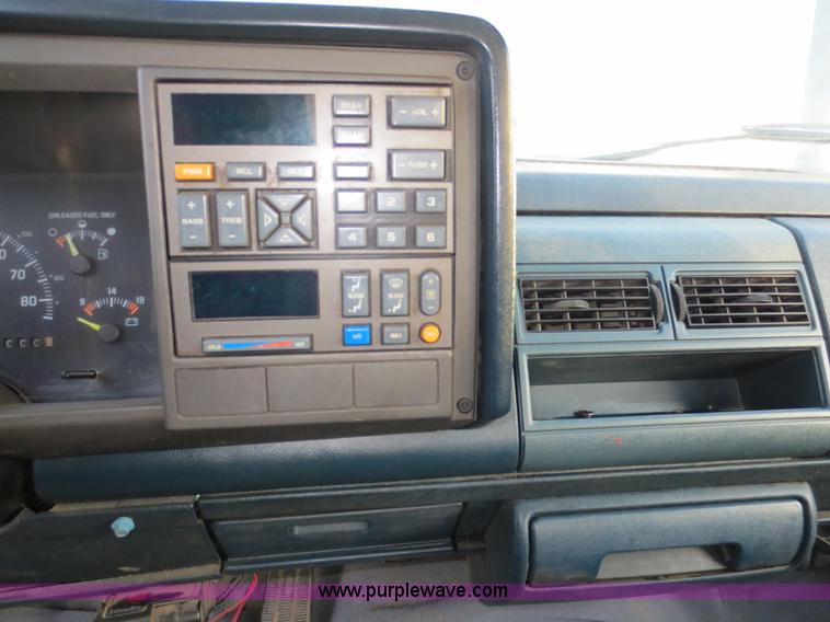 image for item F6552 1994 Chevrolet 2500 utility bed truck