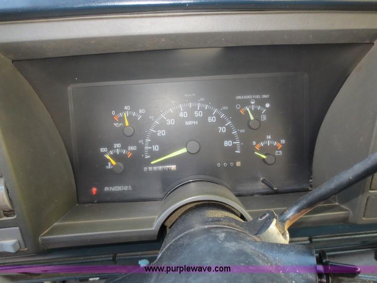 image for item F6552 1994 Chevrolet 2500 utility bed truck