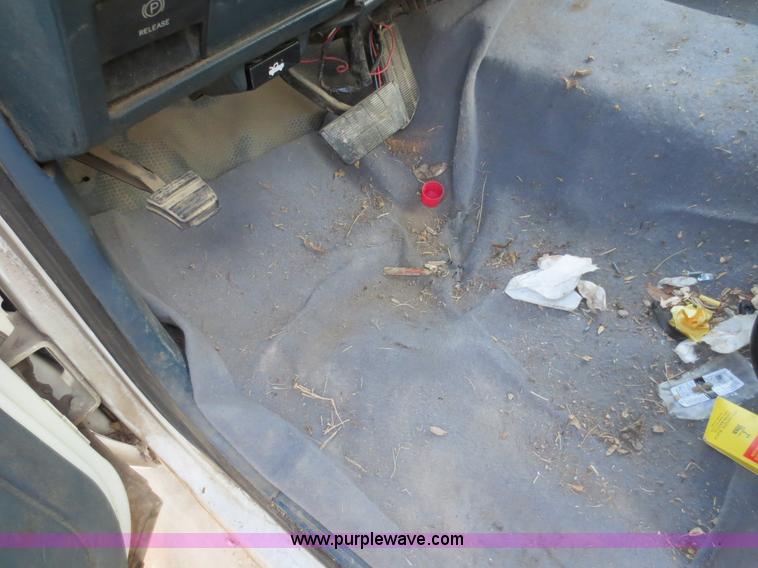 image for item F6552 1994 Chevrolet 2500 utility bed truck