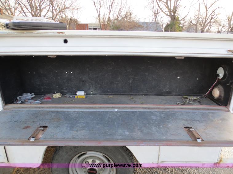 image for item F6552 1994 Chevrolet 2500 utility bed truck