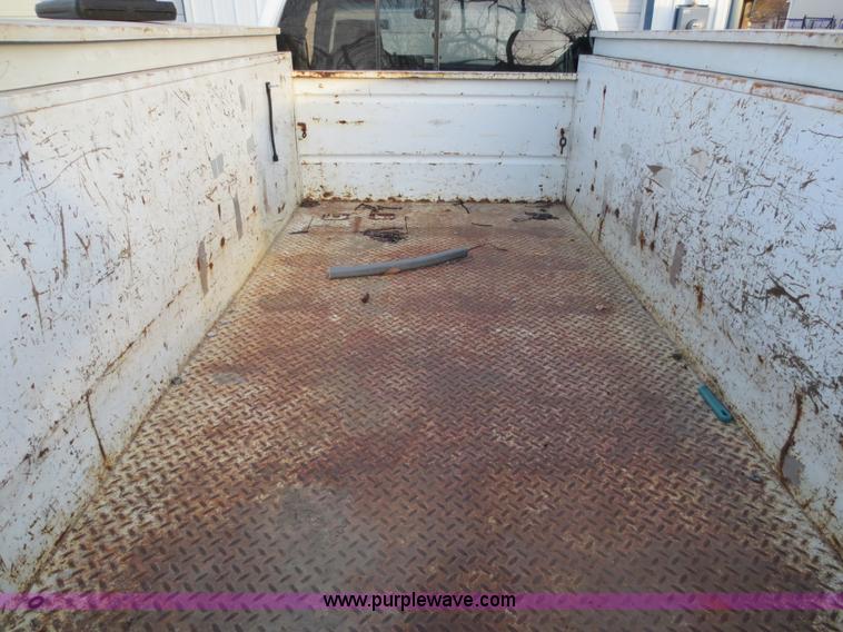 image for item F6552 1994 Chevrolet 2500 utility bed truck