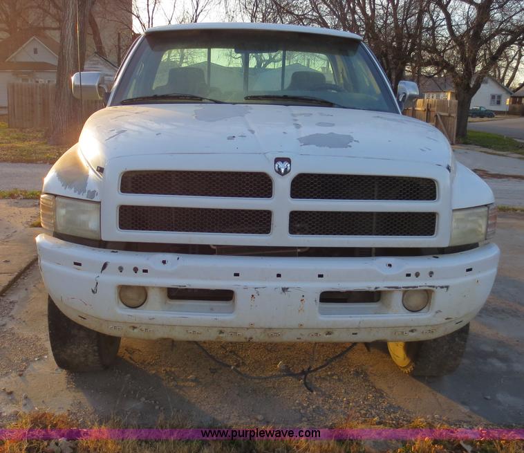 image for item F6553 1997 Dodge Ram 1500 LT 5.9L V8 OHV 16V gas engine