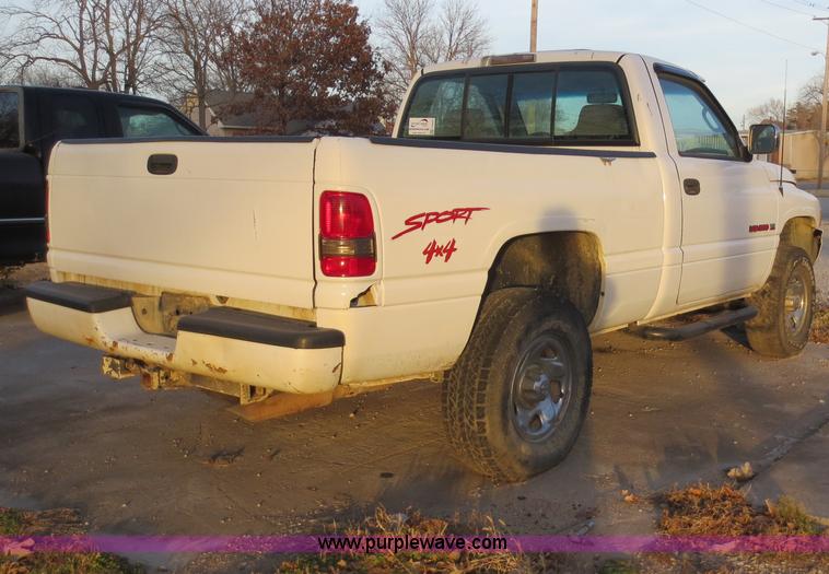 image for item F6553 1997 Dodge Ram 1500 LT 5.9L V8 OHV 16V gas engine