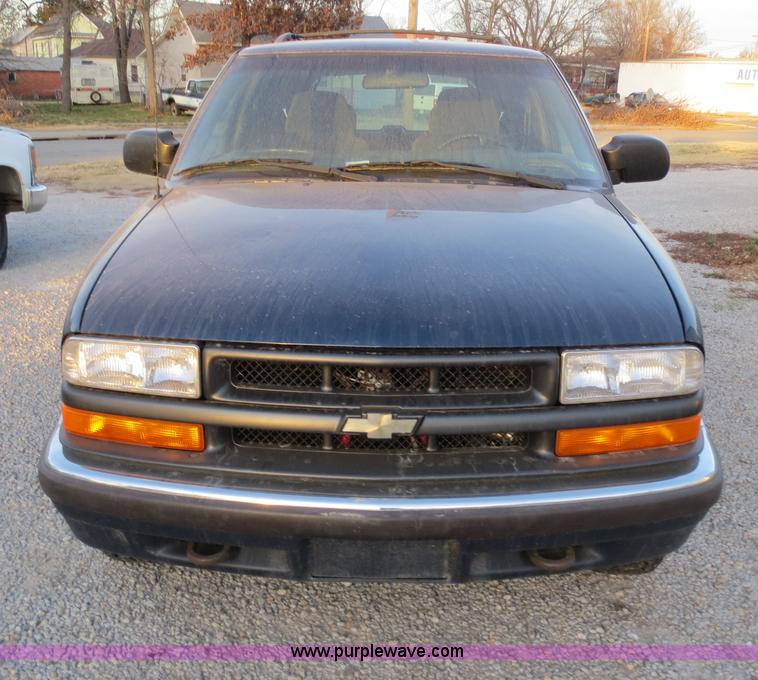 image for item F6554 2000 Chevrolet Blazer SUV