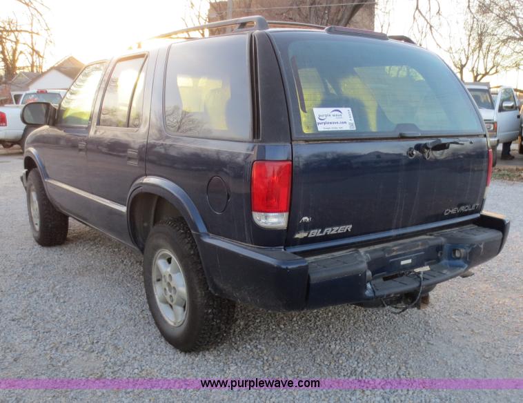 image for item F6554 2000 Chevrolet Blazer SUV