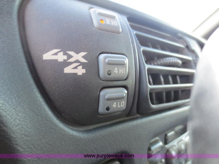image for item F6554 2000 Chevrolet Blazer SUV
