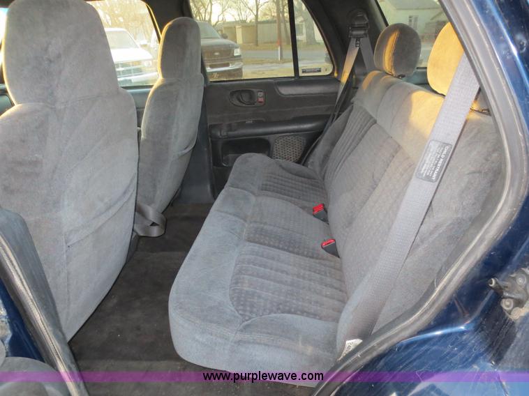 image for item F6554 2000 Chevrolet Blazer SUV