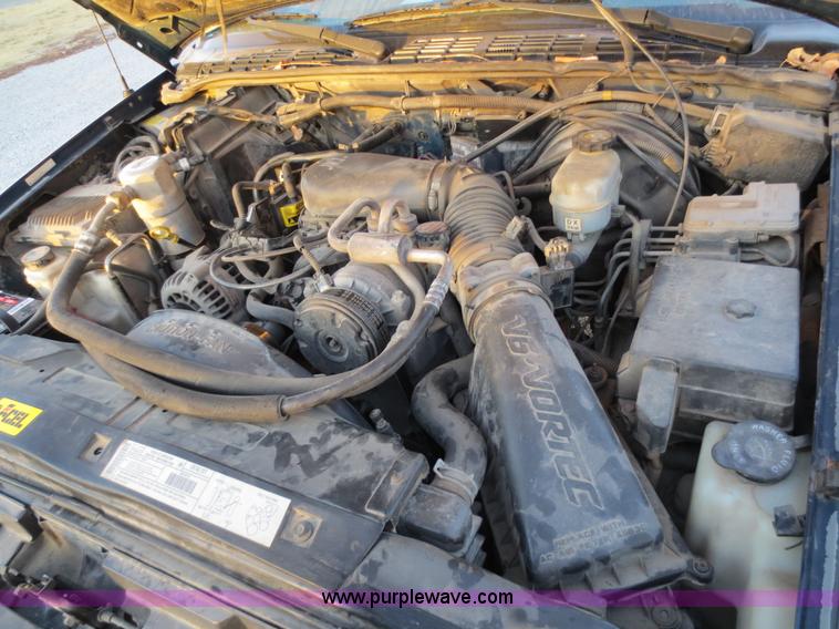 image for item F6554 2000 Chevrolet Blazer SUV