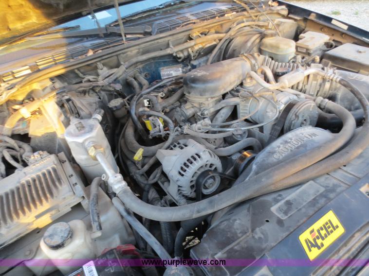 image for item F6554 2000 Chevrolet Blazer SUV