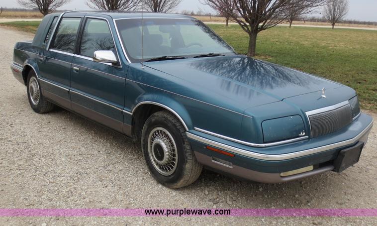 image for item F6555 1993 Chrysler New Yorker Fifth Avenue