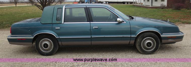 image for item F6555 1993 Chrysler New Yorker Fifth Avenue