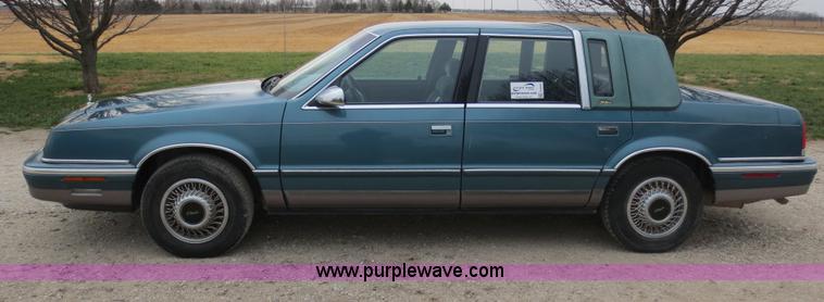 image for item F6555 1993 Chrysler New Yorker Fifth Avenue
