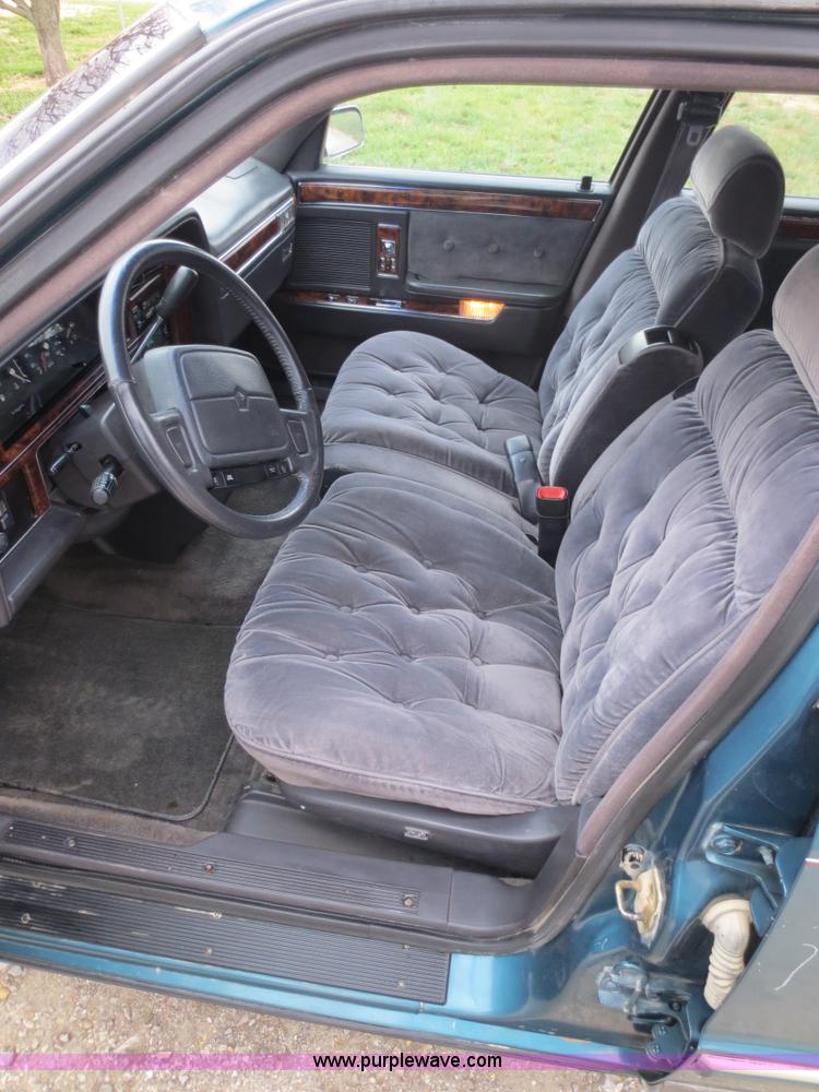 image for item F6555 1993 Chrysler New Yorker Fifth Avenue