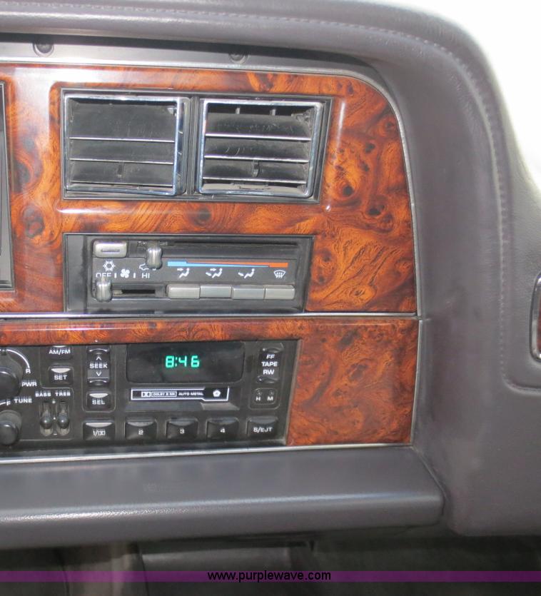 image for item F6555 1993 Chrysler New Yorker Fifth Avenue