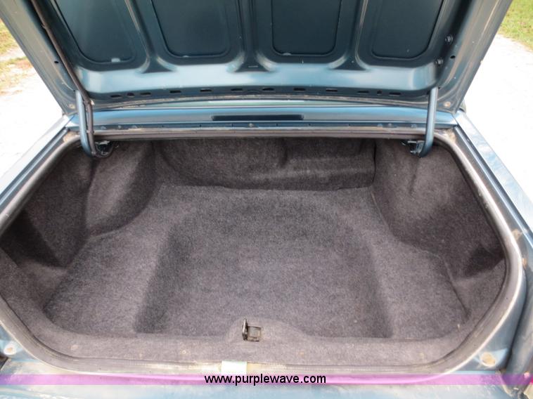 image for item F6555 1993 Chrysler New Yorker Fifth Avenue