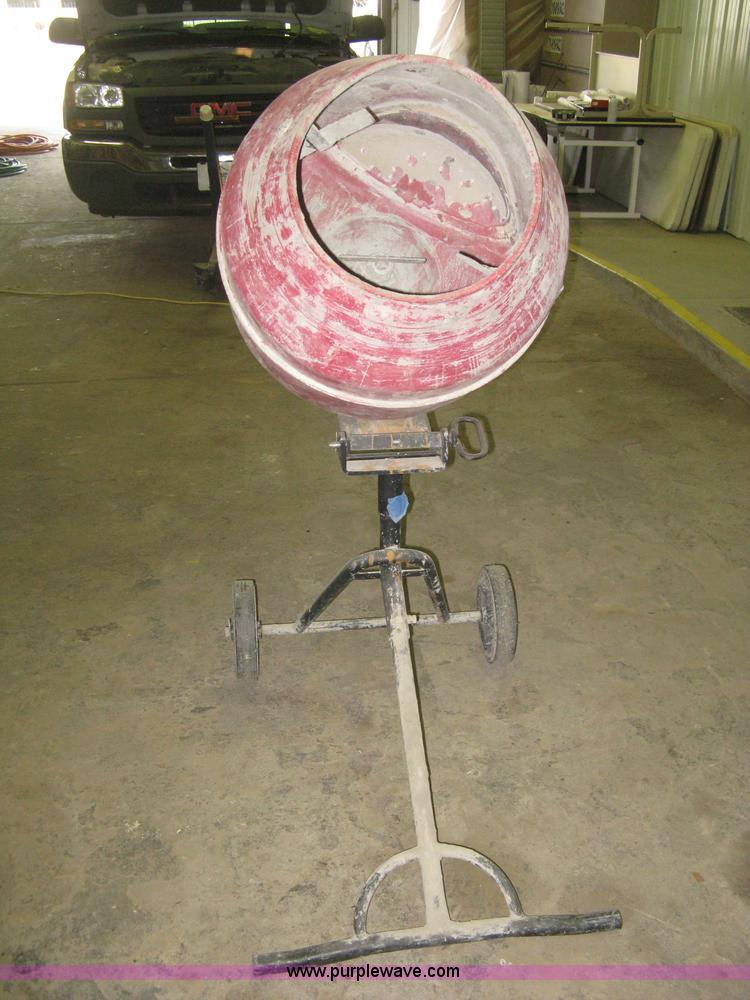 Husky electric concrete mixer in Wichita, KS Item M9151 sold Purple