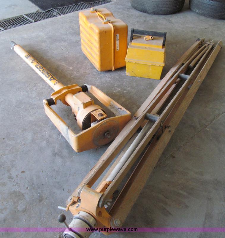 Spectra Physics laser plane leveling system in Fulton, MO | Item O9076