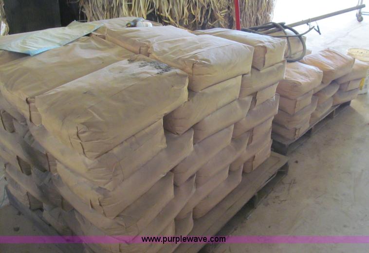 image for item O9115 Clemco 1648 abrasive blast machine