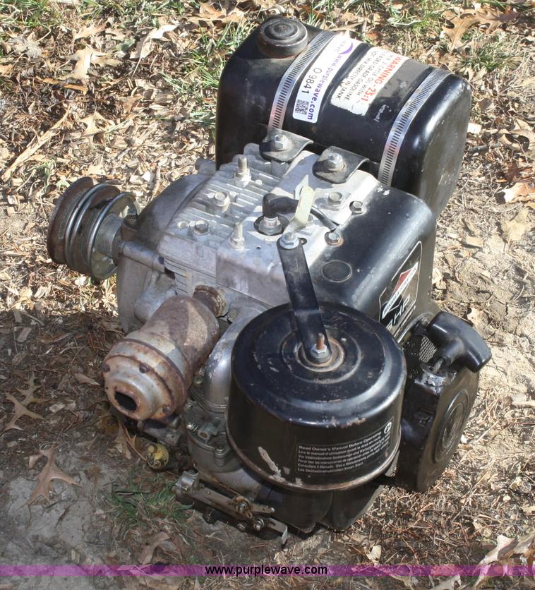 image for item O9841 Briggs & Stratton 8 HP concrete mixing engine