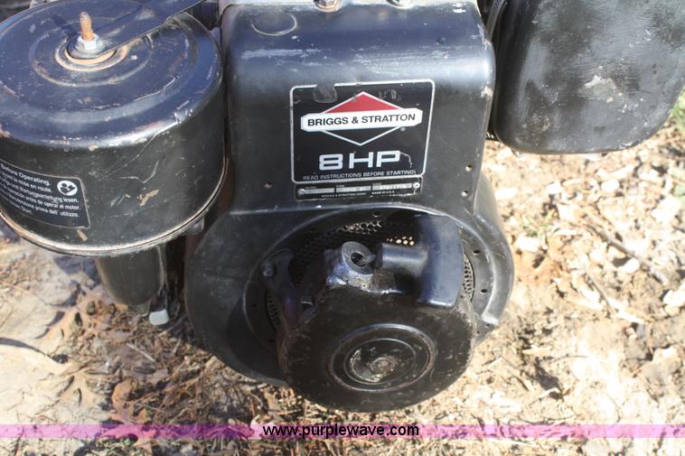 image for item O9841 Briggs & Stratton 8 HP concrete mixing engine