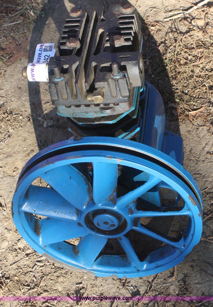 image for item O9842 Emglo compression pump