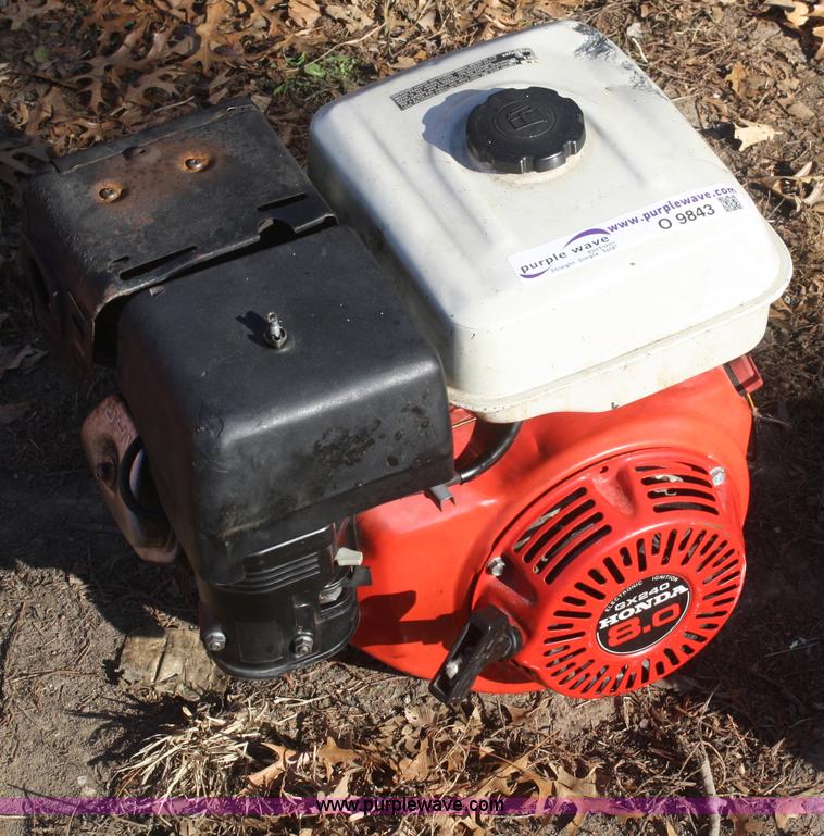 image for item O9843 Honda GX240 gas engine