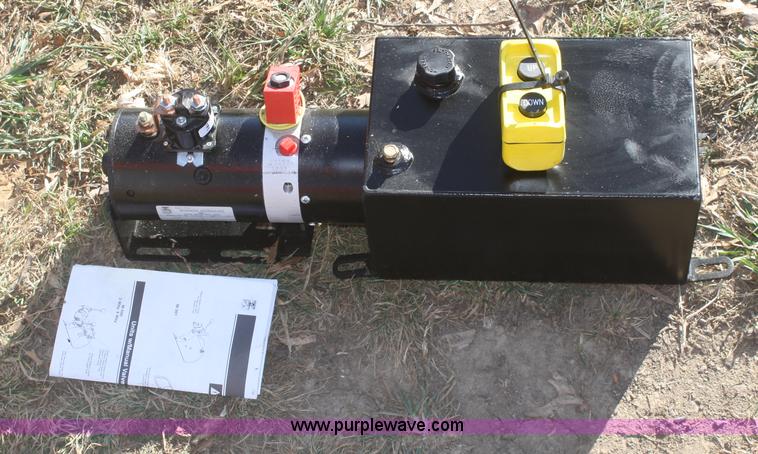 image for item O9844 Monarch hydraulic liftgate pump and control