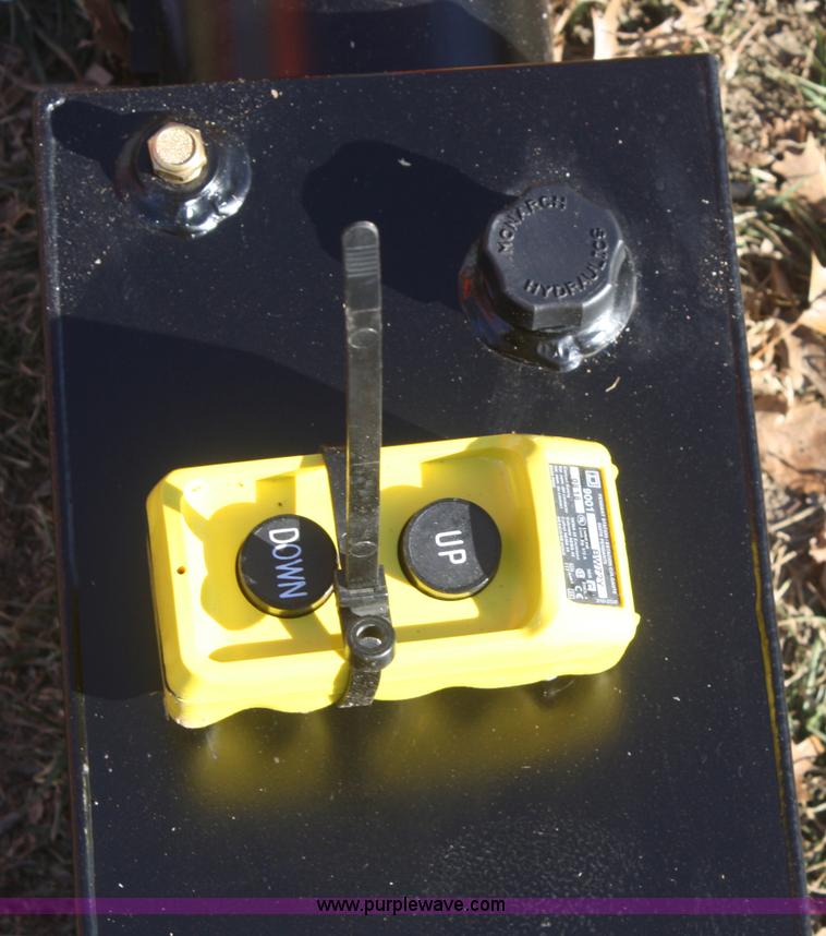 image for item O9844 Monarch hydraulic liftgate pump and control