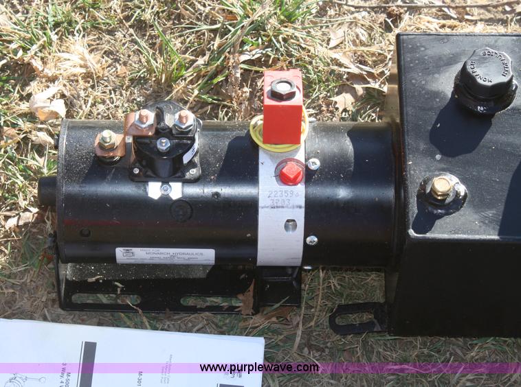 image for item O9844 Monarch hydraulic liftgate pump and control