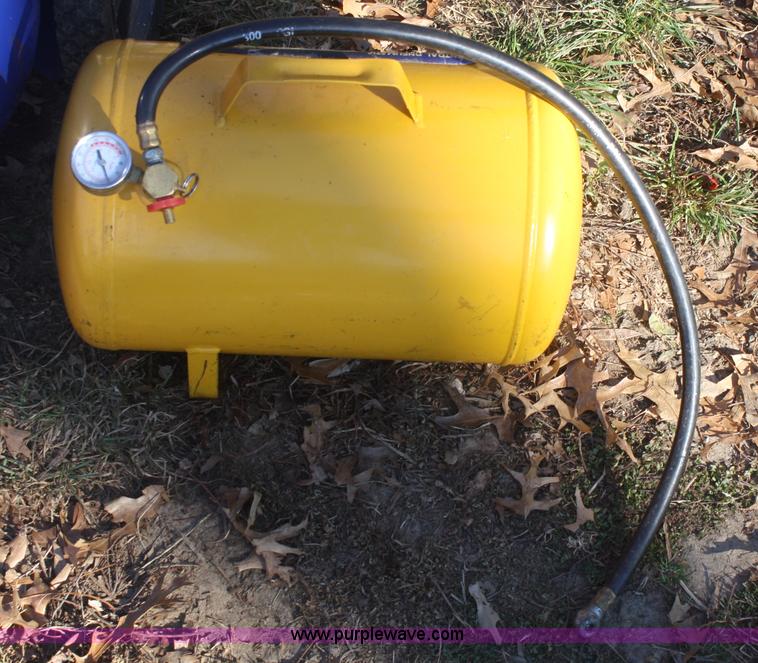 image for item O9847 Assorted air tanks and accessories