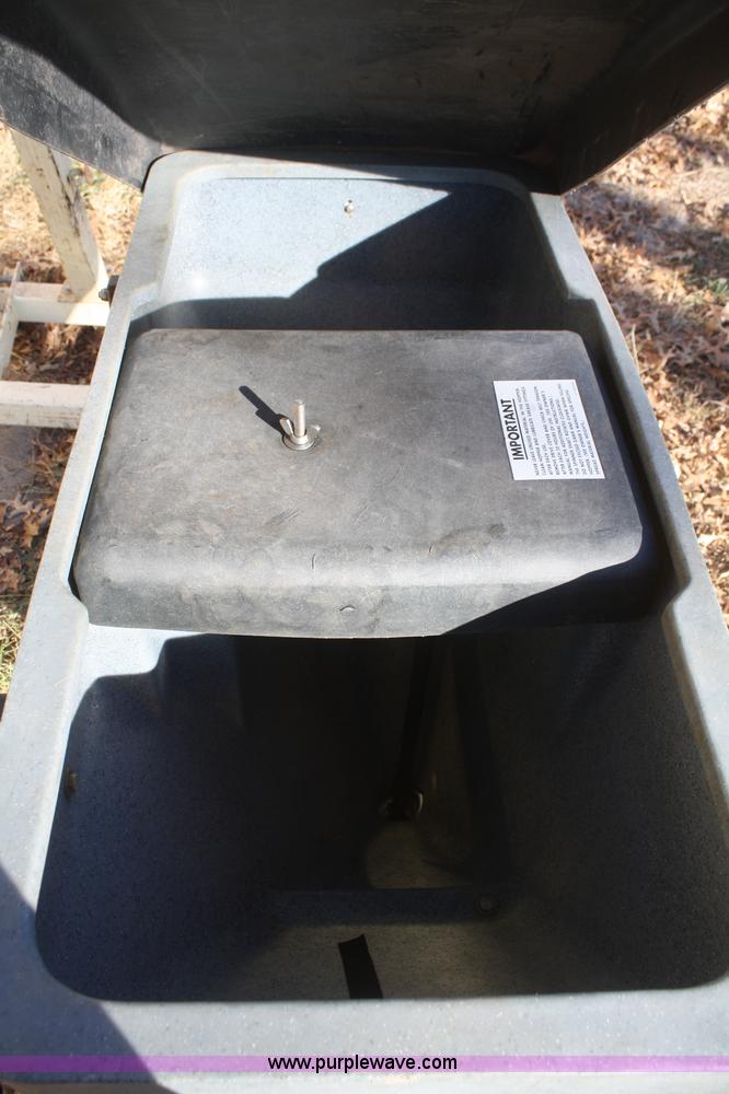 Sno Way tailgate salt spreader in Kansas City, KS Item O9869 sold