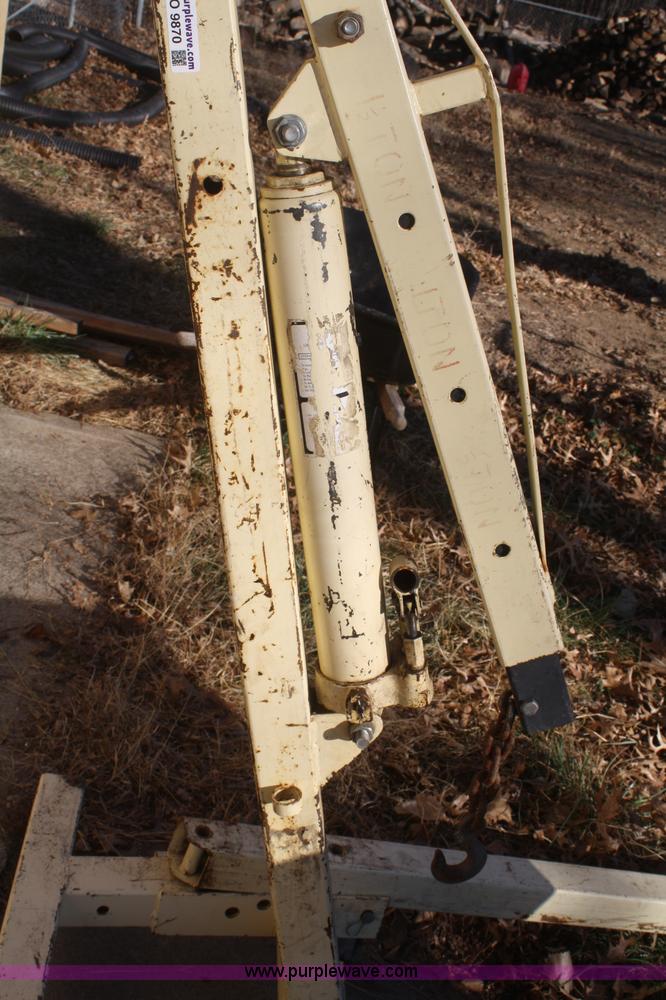 image for item O9870 Two ton hydraulic hoist