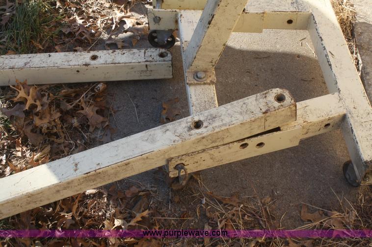 image for item O9870 Two ton hydraulic hoist