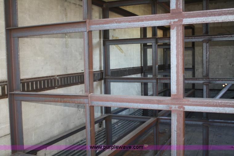 image for item O9874 Storage container