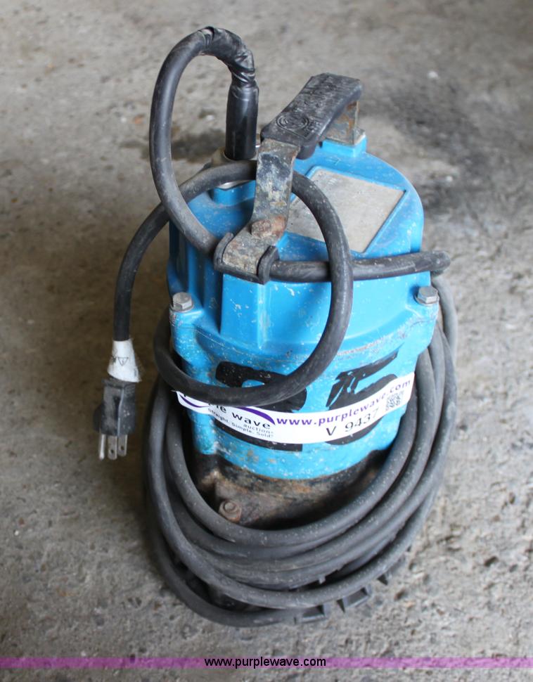 image for item V9437 Tsurumi pump