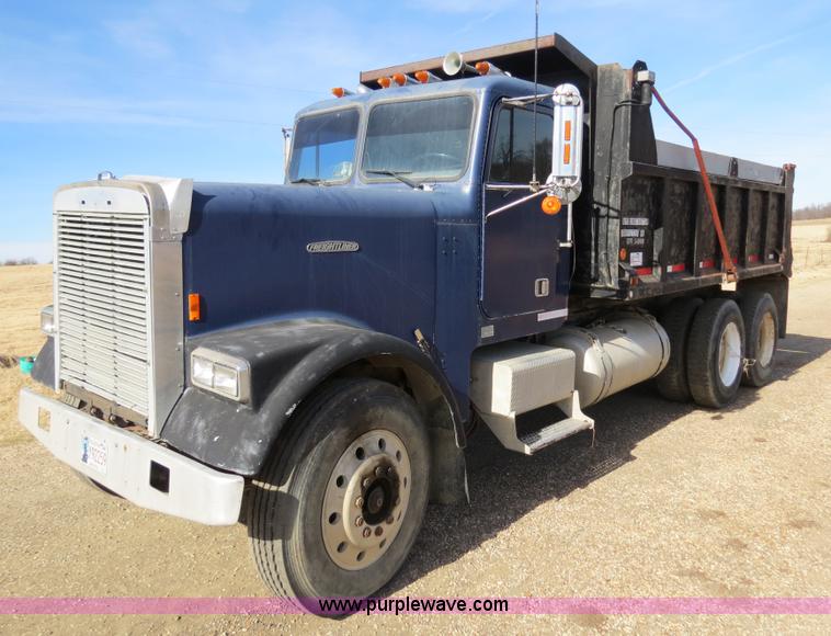 image for item B4540 1984 Freightliner FLC dump truck