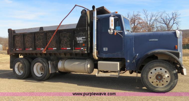 image for item B4540 1984 Freightliner FLC dump truck