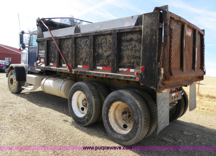 image for item B4540 1984 Freightliner FLC dump truck