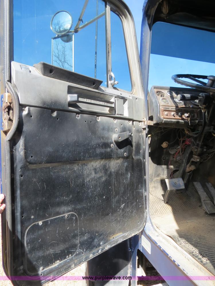 image for item B4540 1984 Freightliner FLC dump truck