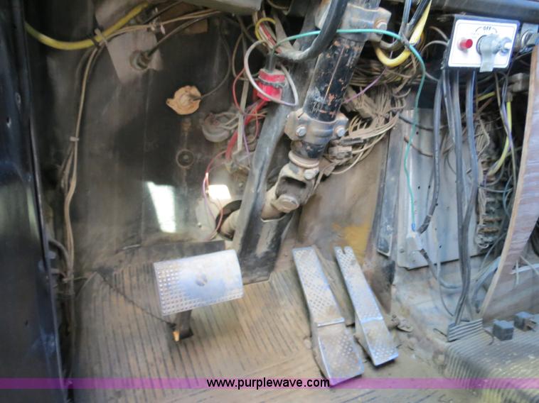 image for item B4540 1984 Freightliner FLC dump truck