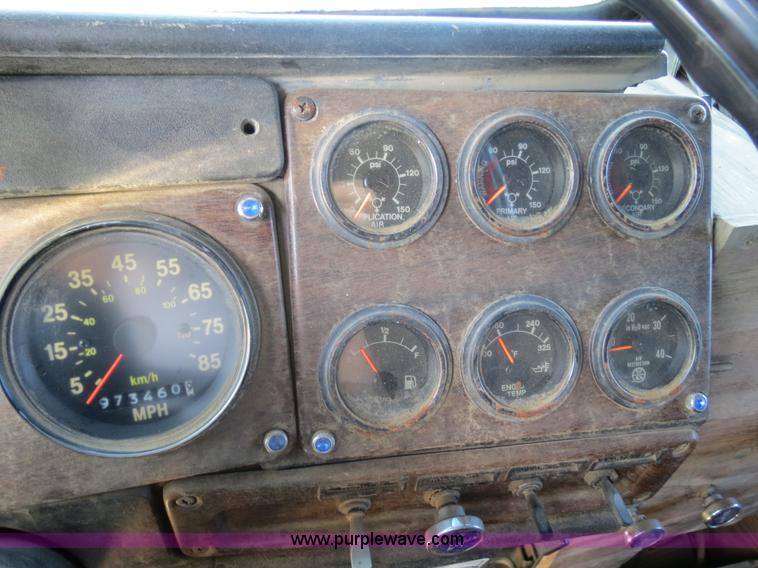 image for item B4540 1984 Freightliner FLC dump truck