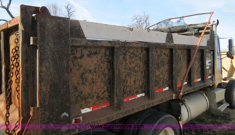 image for item B4540 1984 Freightliner FLC dump truck